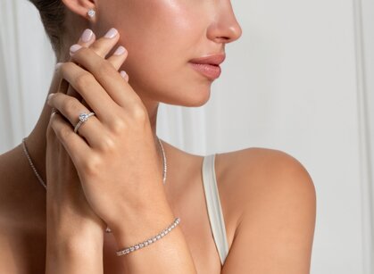 Discover our selection of charming jewellery gifts Discover our selection of charming jewellery gifts