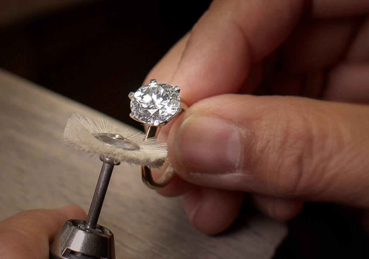 The classic prong setting with six prongs, as seen here in the model The One